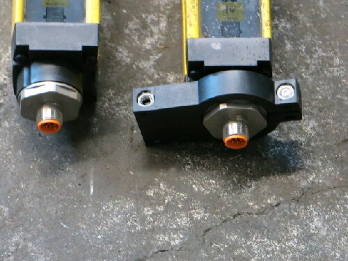 One Set Sick C40e-0901Ag300 Light Curtain Emitter & C40s-0901Aa300 Receiver,St