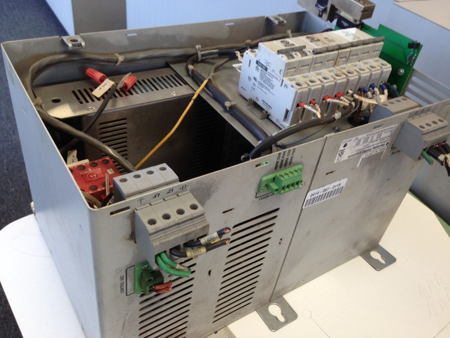 Allen Bradley 2094-Bl02,2094 Line Interface Module, 3-Phase, 460 V, 30 A,Tl