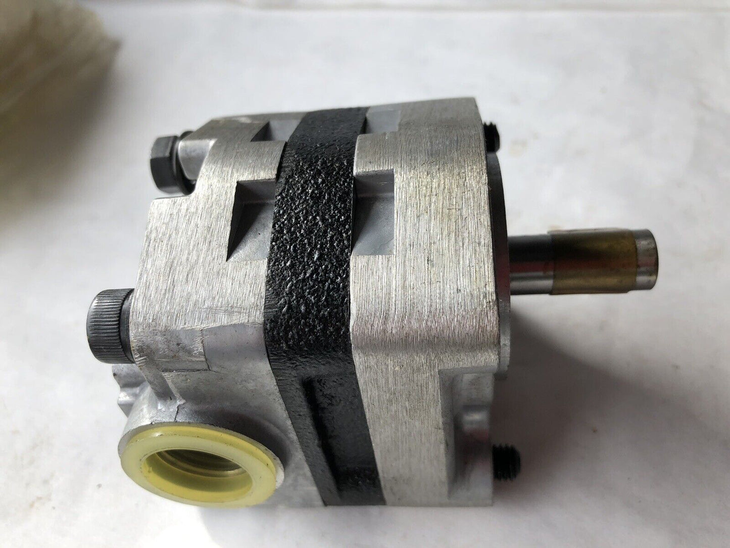 New Shimadzu 068.3 Hydraulic Gear Pump, G010, 2.3L588,102-2,Ax