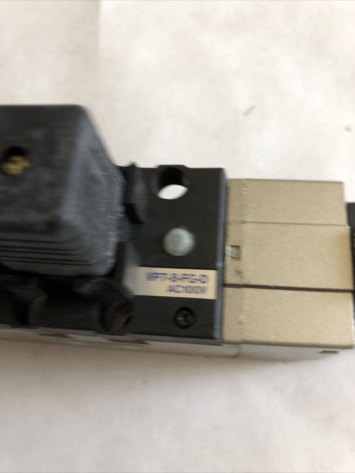 Smc Vp7-8-Fg-D-1N Pneumatic Double Solenoid Valve Vp7-8-Fg-D Ac100v,Dg