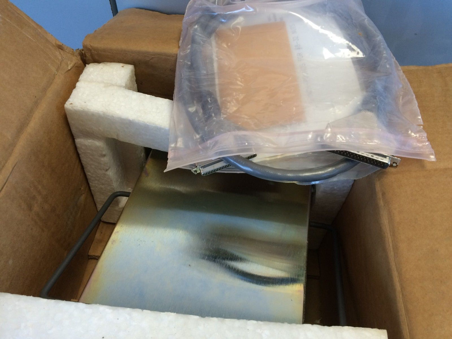 Modicon 92-00405-04,557Vic30540 3.5" Disc Drive 3L77 Fwe00419 31-27-1576-W,Co,Az