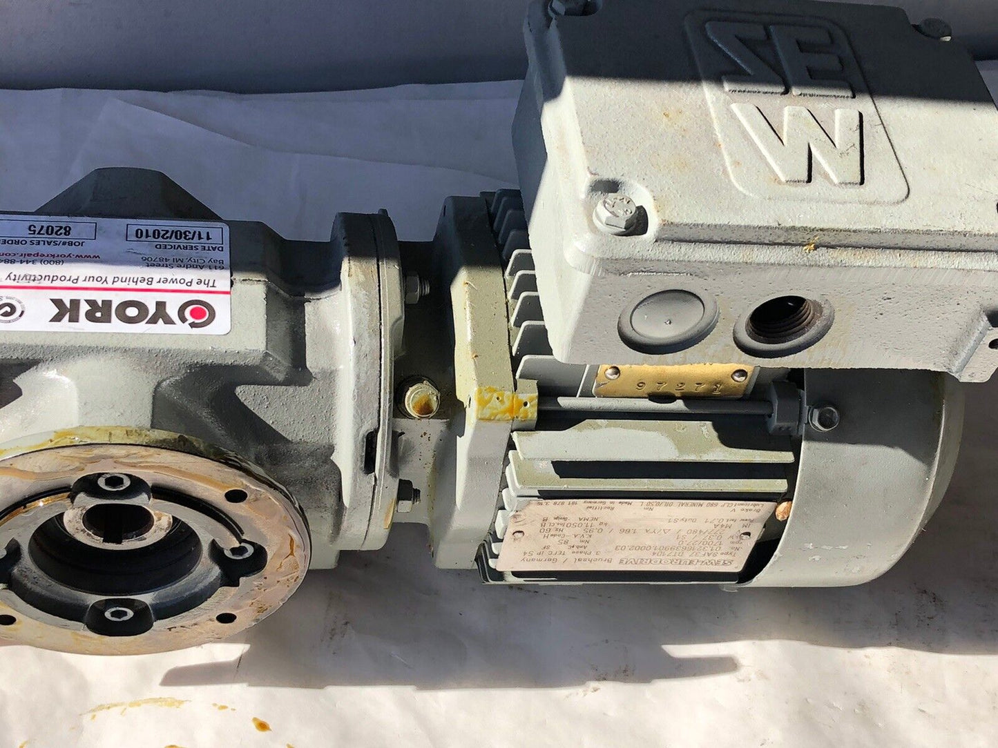 New Sew-Eurodrive Saf37 Dt71d4 Gear Motor Drive,3Phase,.37 Kw,277/480V,Rpm 17,Am