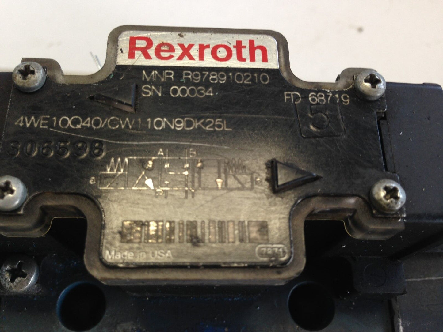 New Rexroth 4We10q40/Cw110n9dk25l Hydraulic Solenoid Valve, Mnr R978910210 V,Fi