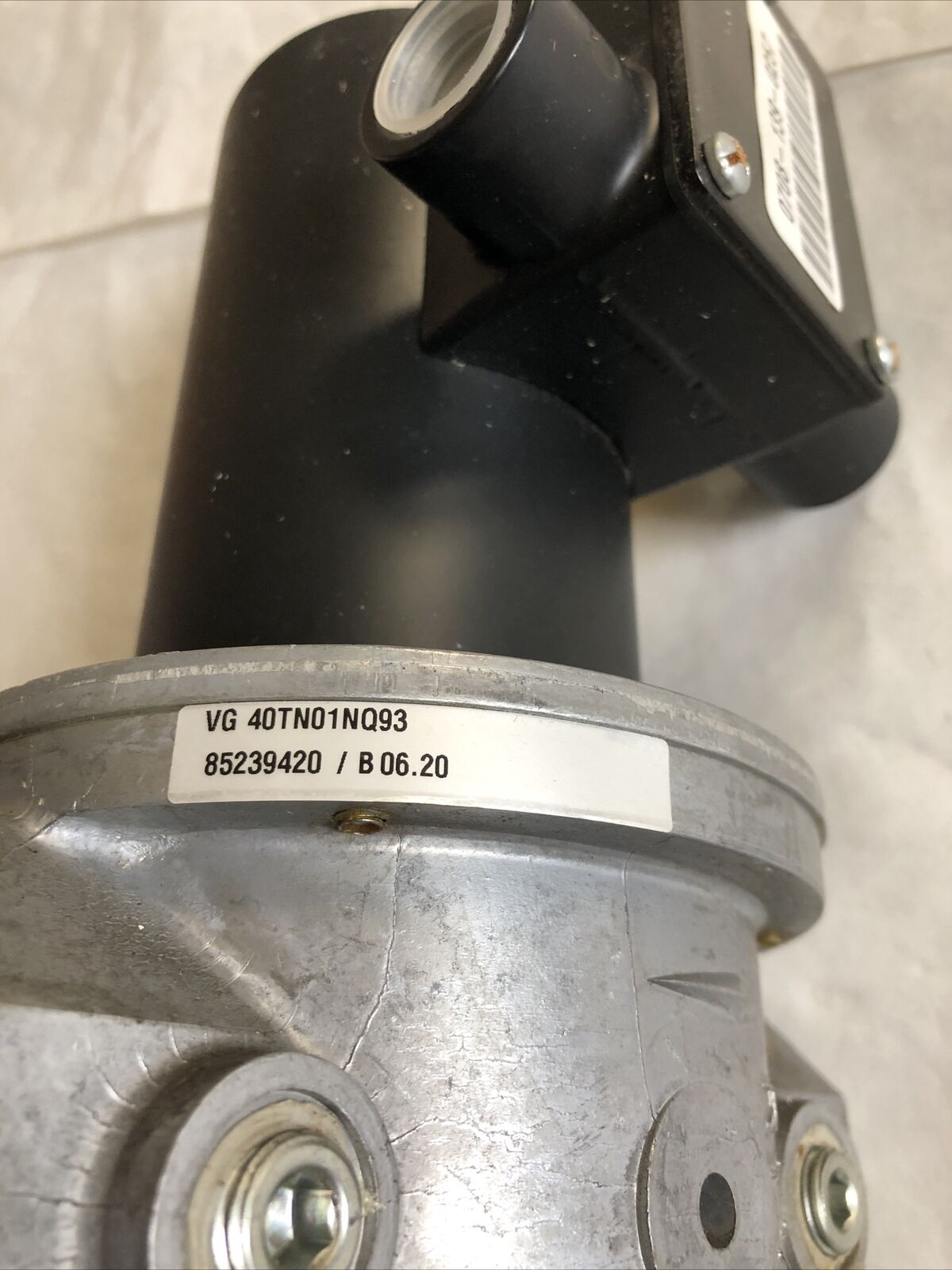 New 1-1/2" Npt Krom Schroder Vg 40Tn01nq93 Gas Solenoid Valv E,120Vac 410432,Dg