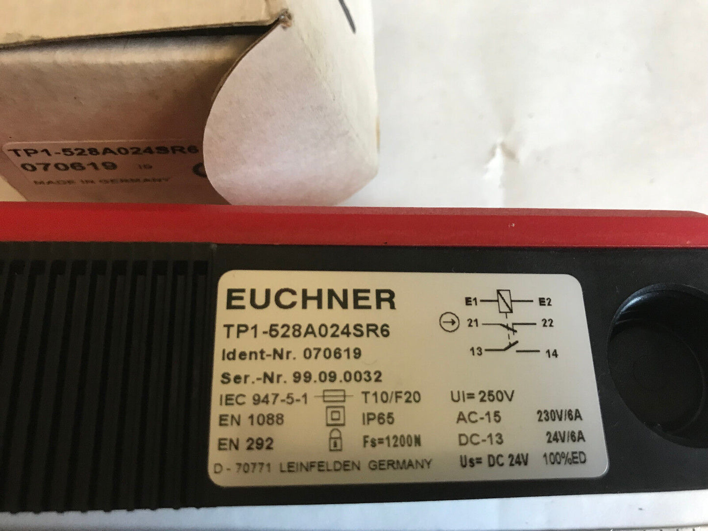 Euchner Tp1-528A024sr6,528A024sr6,070619 Mechinical Safety Interlock Switch,Su
