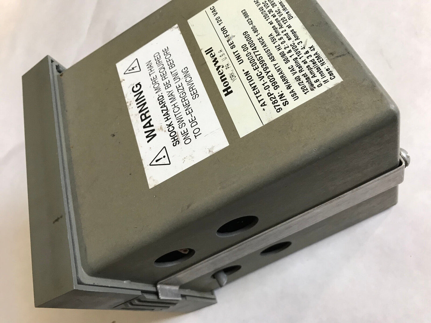 Honeywell 9782P-01-Vc-E0000-00 Temperature Controller 120/240Vac 50/60Hz 15Va,Sh
