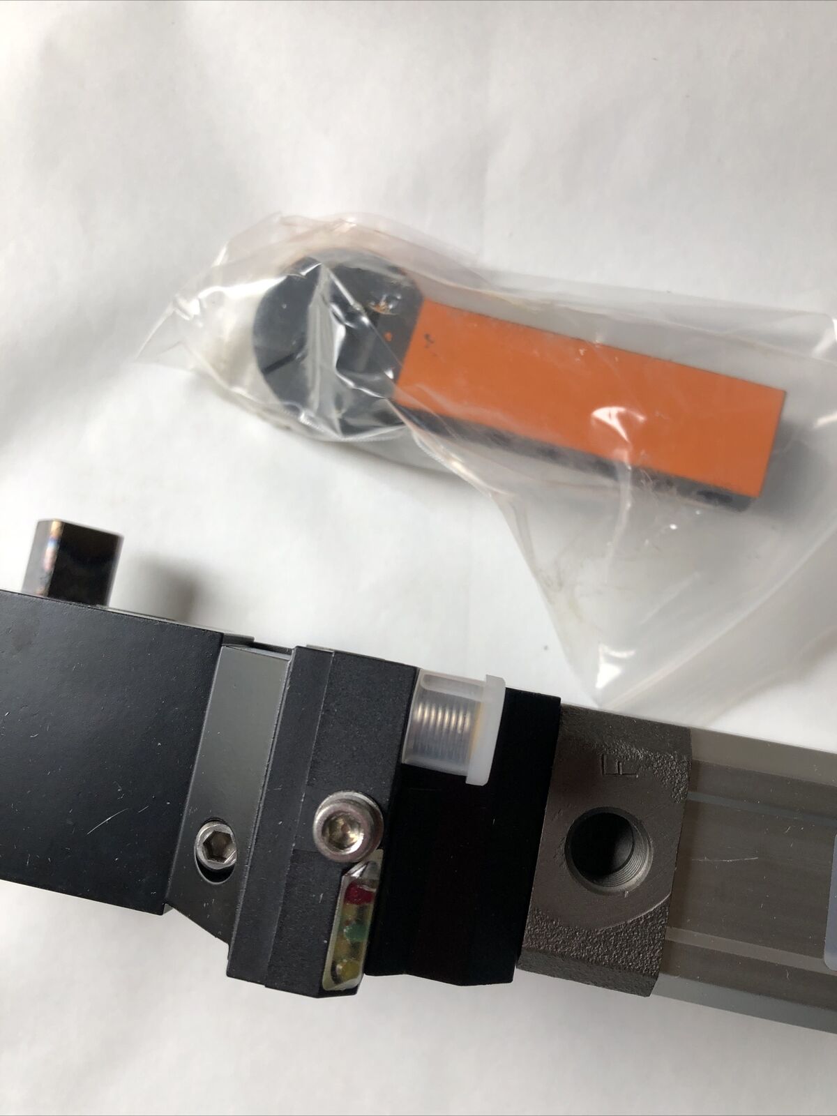 New Smc Ckz2n50tf-135Dt-Ca402xxxxxp Pneumatic Clamps, Max Press 0.80Mpa,Fb,Fe