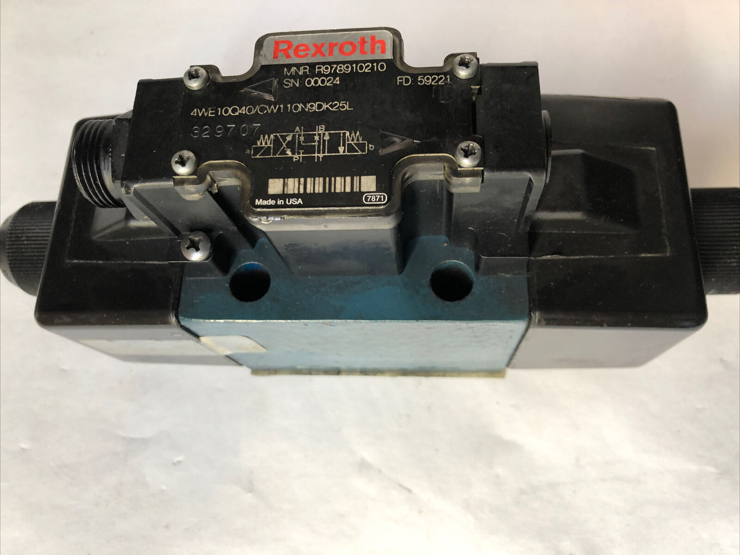 New Rexroth 4We10q40/Cw110n9dk25l Hydraulic Solenoid Valve, Mnr R978910210 V,Fi