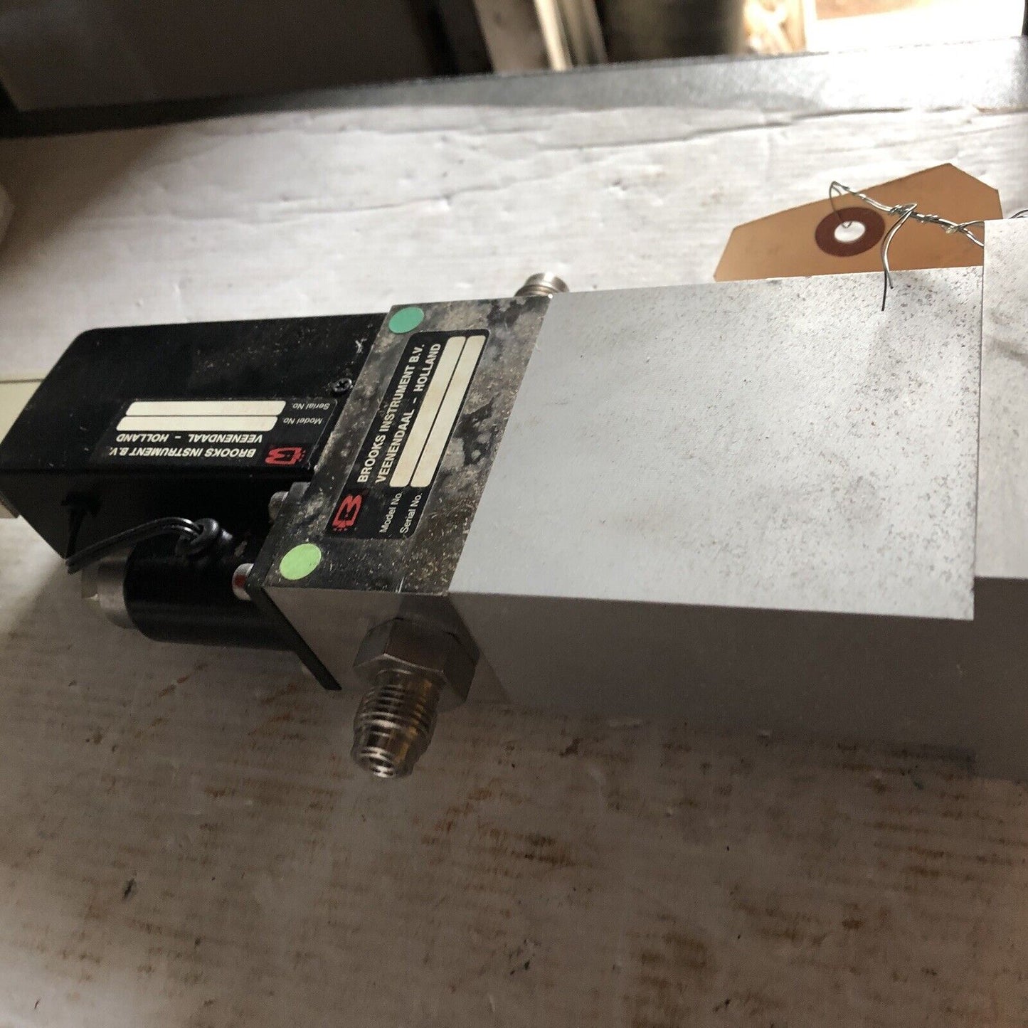 Brooks 5866 Pressure Controller, 5-Bar, 0-1.9 1N/Min, 1/4"Npt,Ay