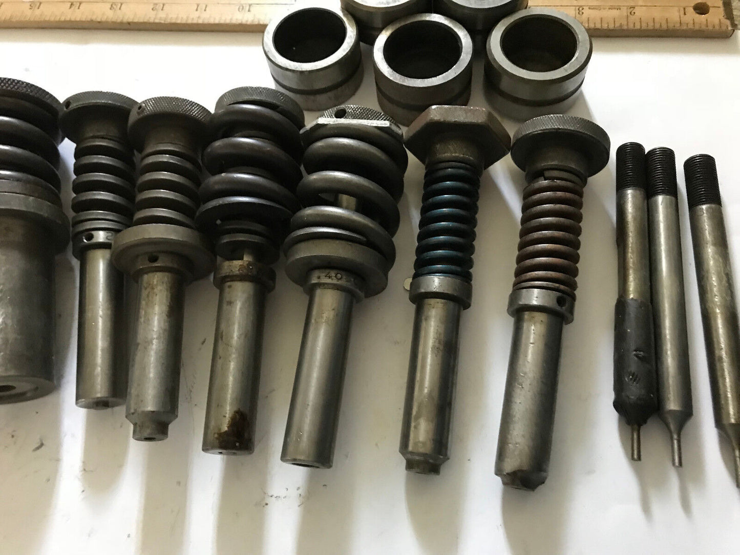 Lot 10 Strippit Wt .989 +.009, Wt 234,Round Punch & Die Mixed Wt 989,Wt 406,Eo