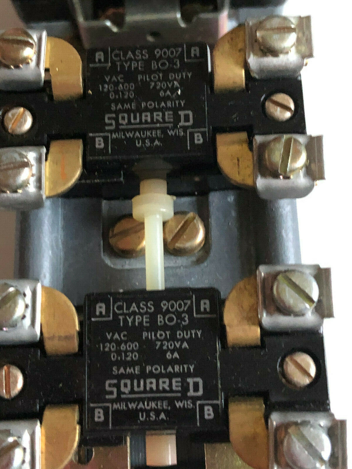 Square-D,Bo-3D, 9050 B0-3D Ac Pneumatic Relay,120 Vac,Class 9007,Type Bo-3,Bg