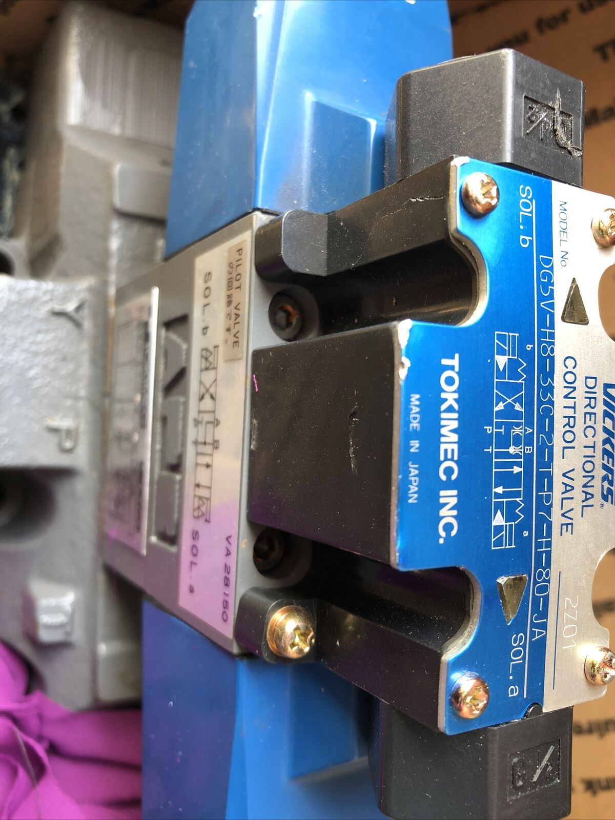 New Tokimec Vickers Dg5v-H8-33C-2-T-P7-H-80-Ja Directional Valve,Dc24v 28W,Fl