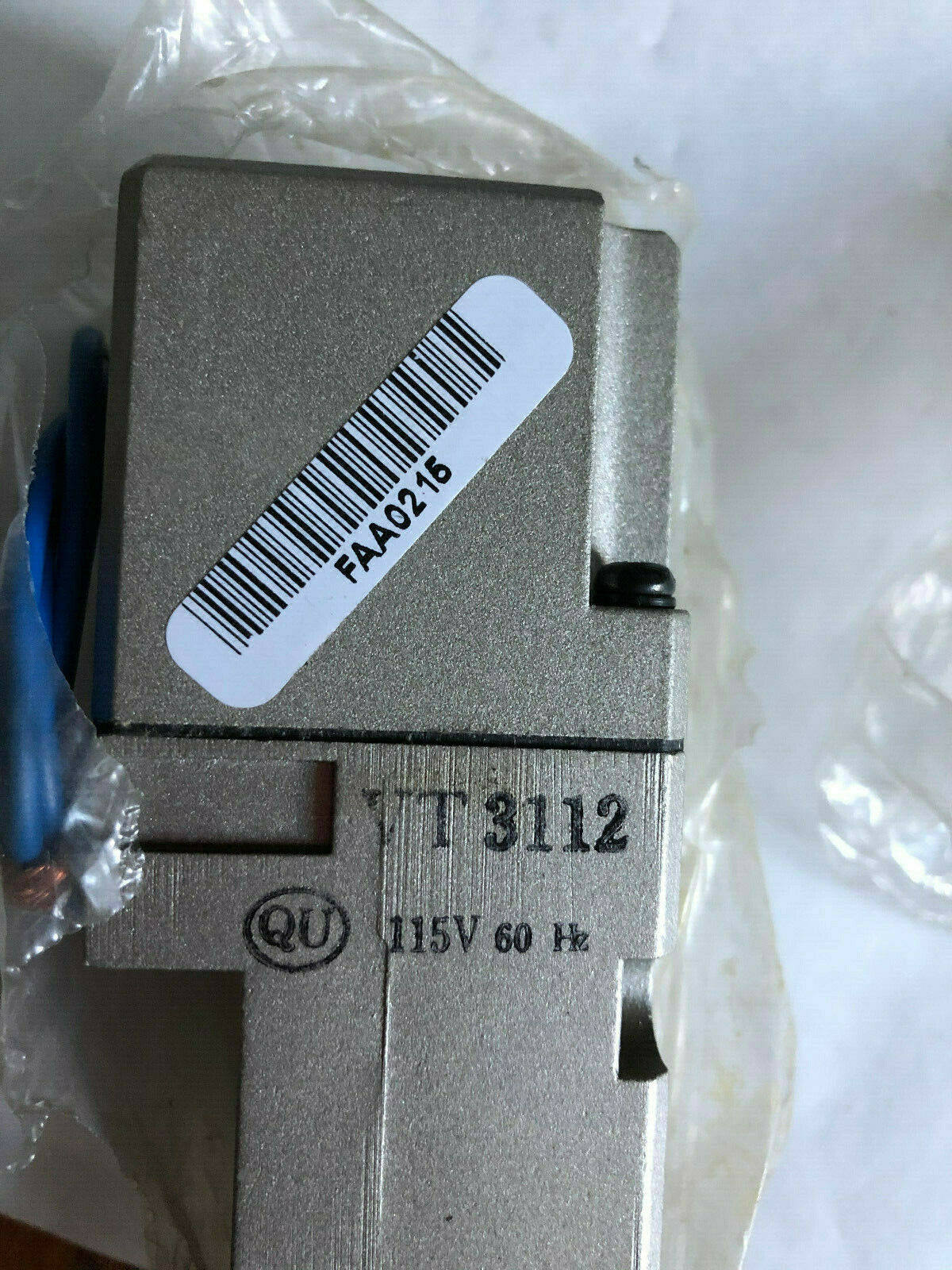 New Smc Vt3112 Pneuamtic Manifold Solenoid Valves, 115 Vac,Si