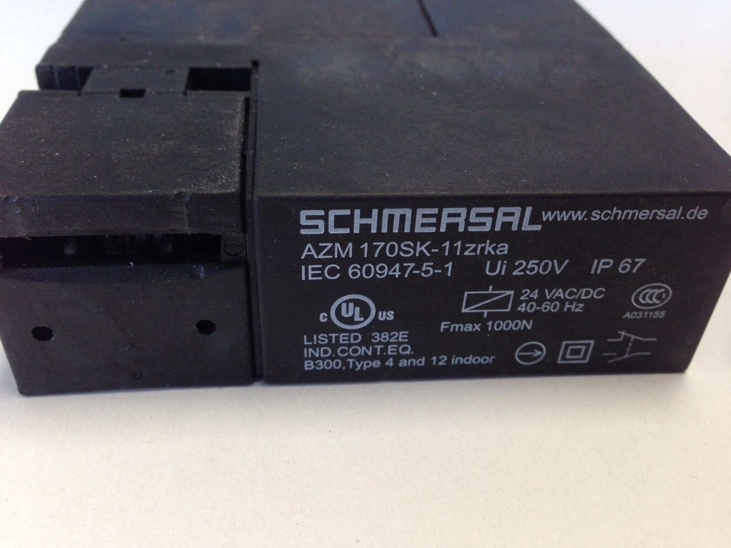 Schmersal Azm 170Sk-11Zrka Keyed Interlock Switch Iec 60947-5-1 Latch,Da