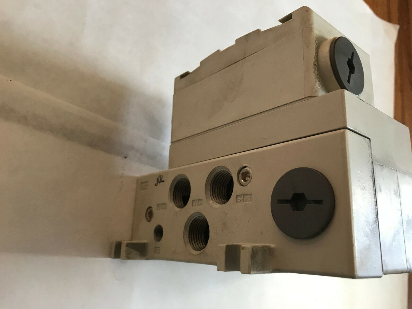 New Smc Vv5q41-07N7tt0 Manifold Assembly. 7-Sta 4/5Port,Vq 4000,Sn