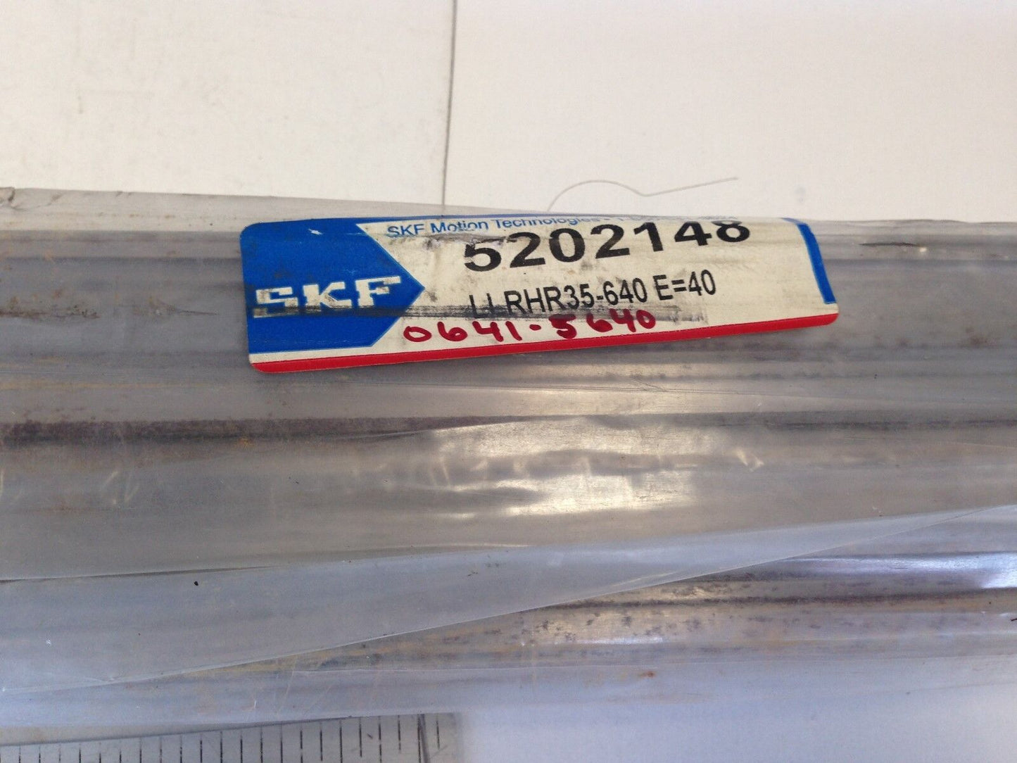 Lot 2 Skf Llrhr35-640 E=40, 5202148 Linear Rail,34Mm X 400Mm,Llrhr35-640P5w1,Ab