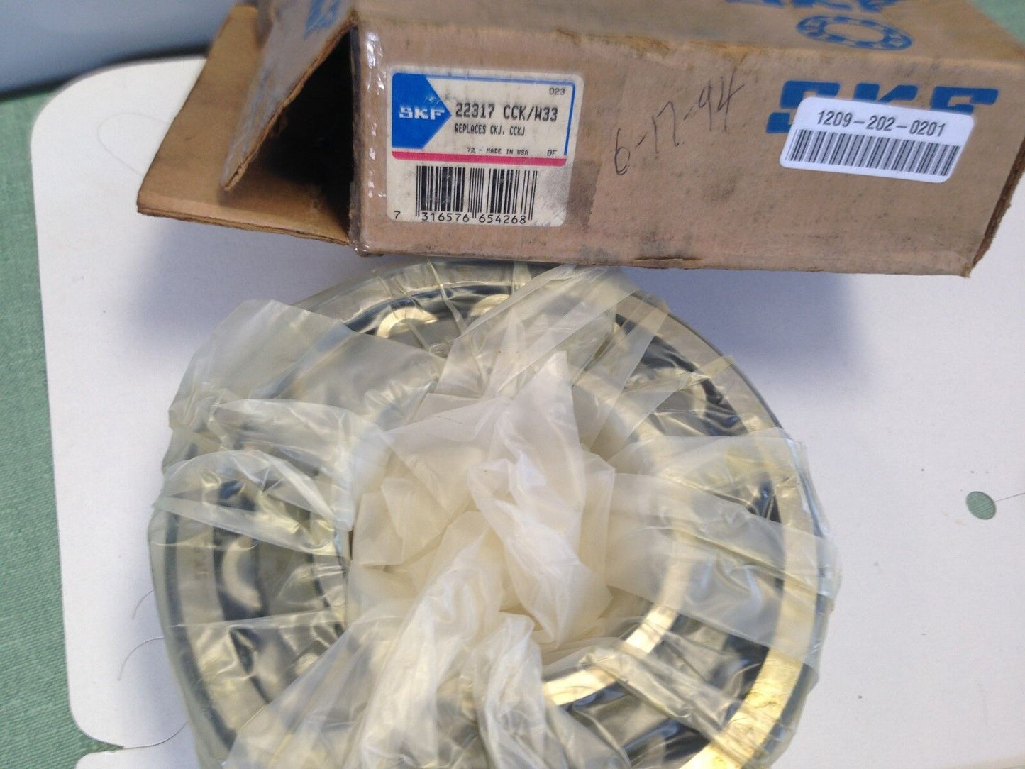 New Skf 22317 Cck/W33 Spherical Roller Bearing,75 X 180 X 60 Mm,Fb