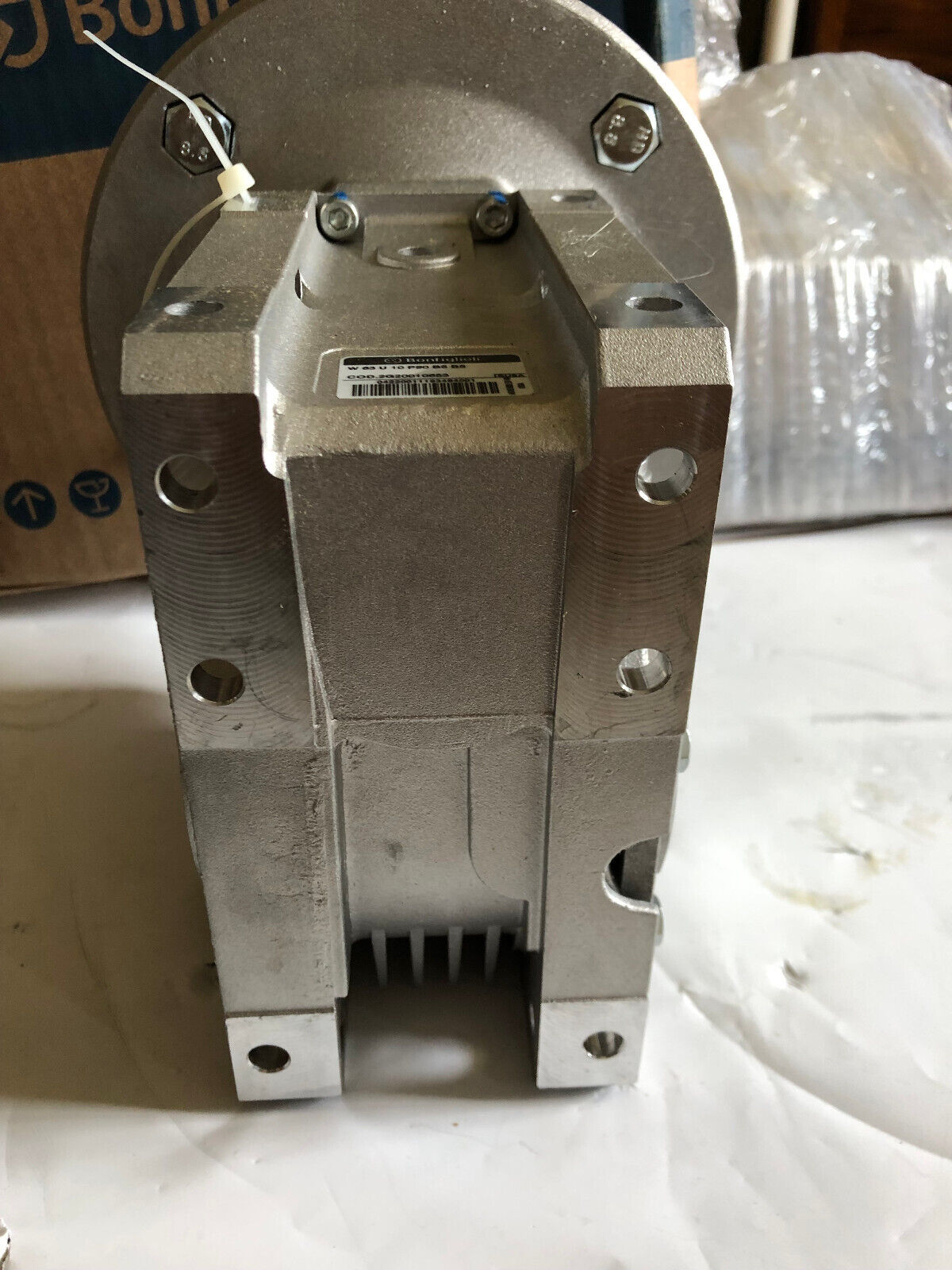 New Bonfiglioli W63u10p90b5b8 Gear Box,W 63 U 10 P90 B5 B8,Cod.2G20010653,Am