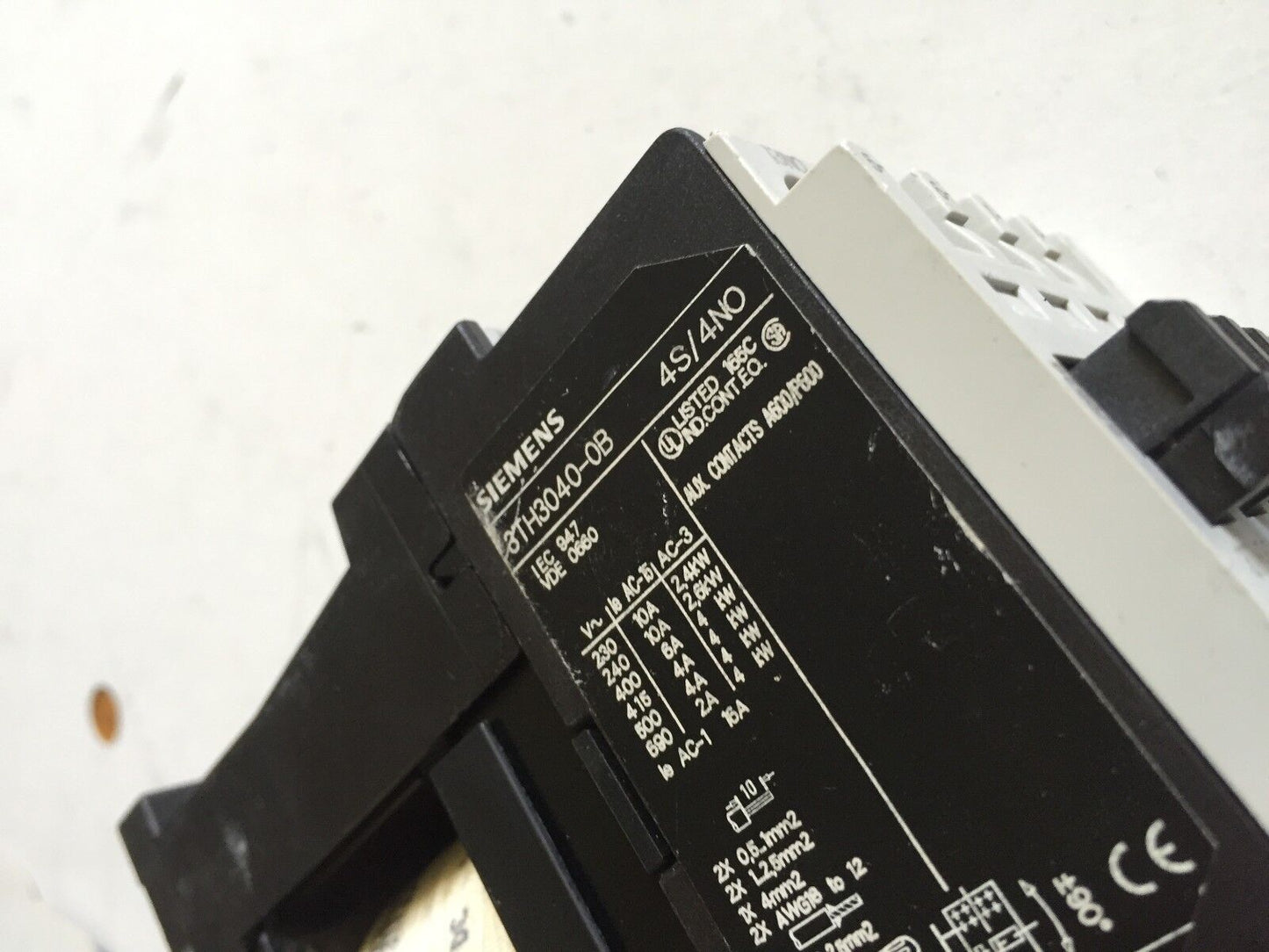 Siemens 3Th3040-0B,24V,3Th30 40E Relay 10Amp 4Pole 4No,24Vdc Coil,Bi