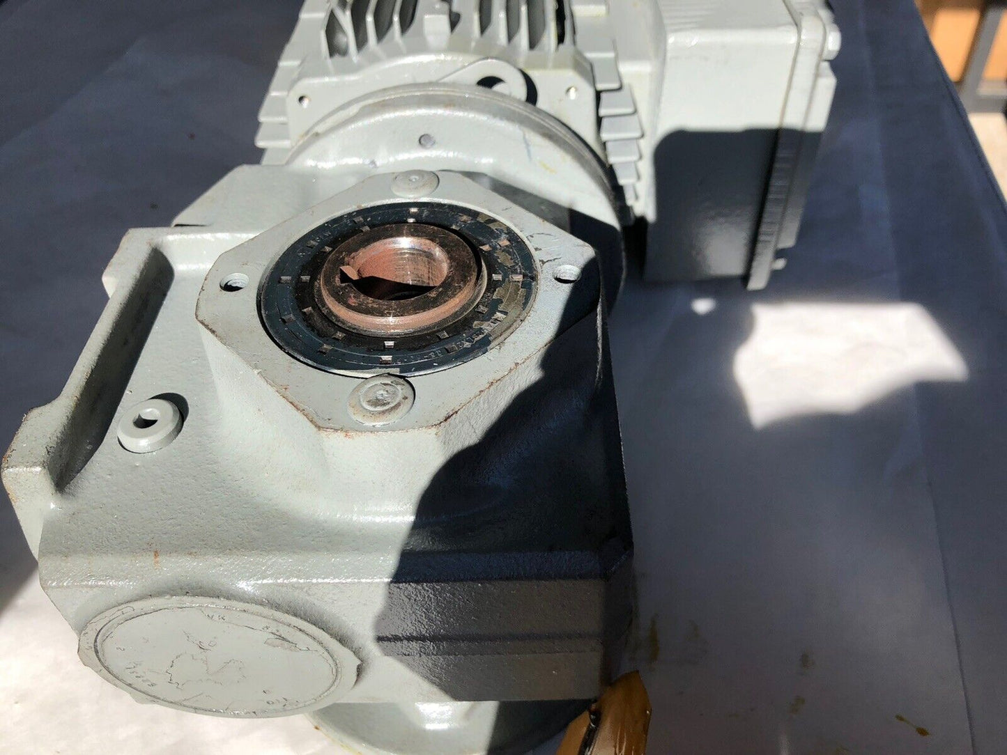 New Sew-Eurodrive Saf37 Dt71d4 Gear Motor Drive,3Phase,.37 Kw,277/480V,Rpm 17,Am