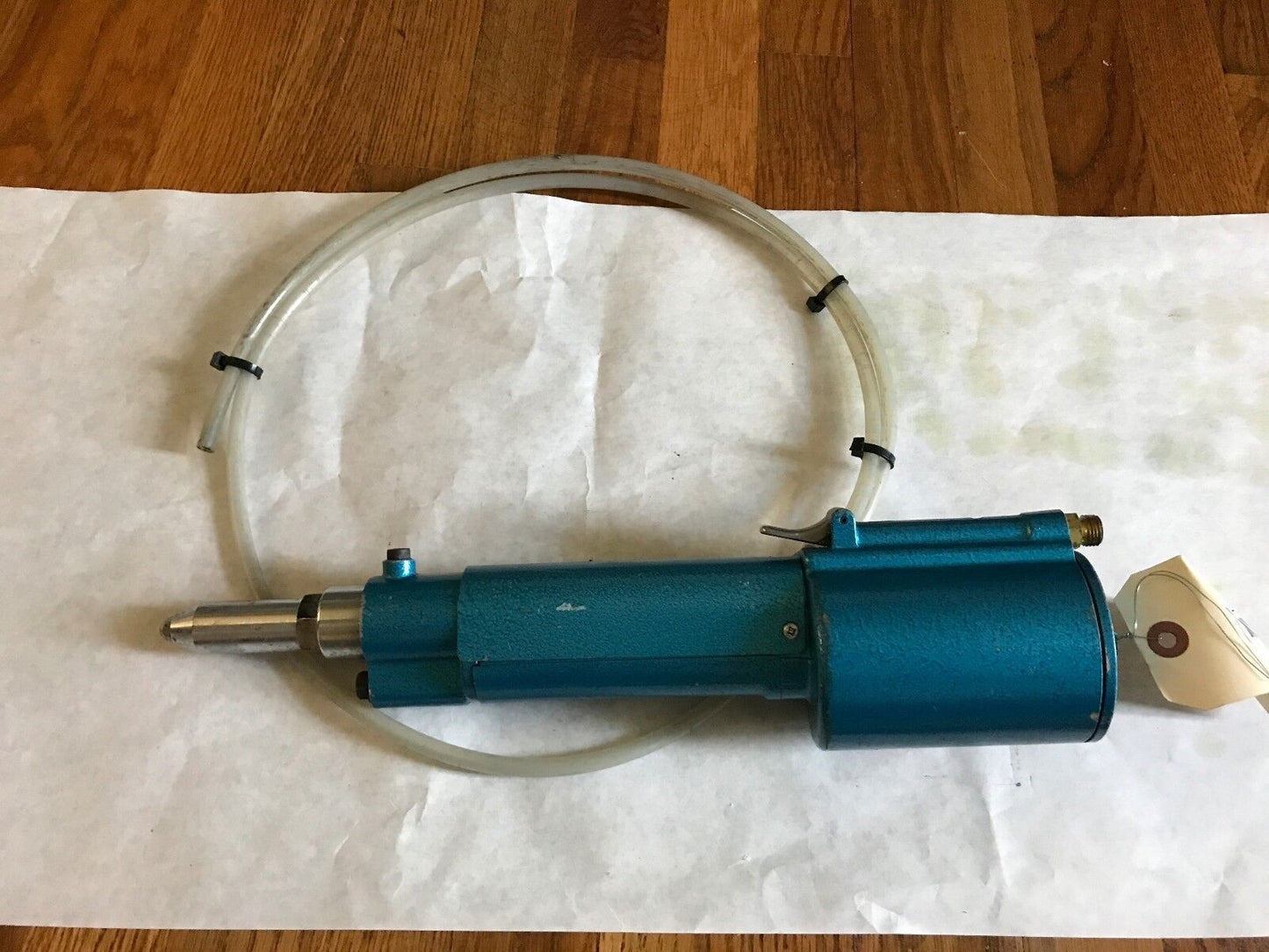 Lobster 55561 Pneumatic Rivet Gun 0.49-0.59Mpa,5-6Kgf/Cm2,71-85Psi,
