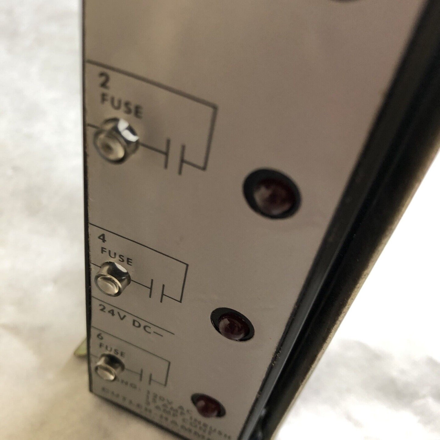 New Cutler-Hammer D520tc1 Eaton Powered Output Module Relay,Ec