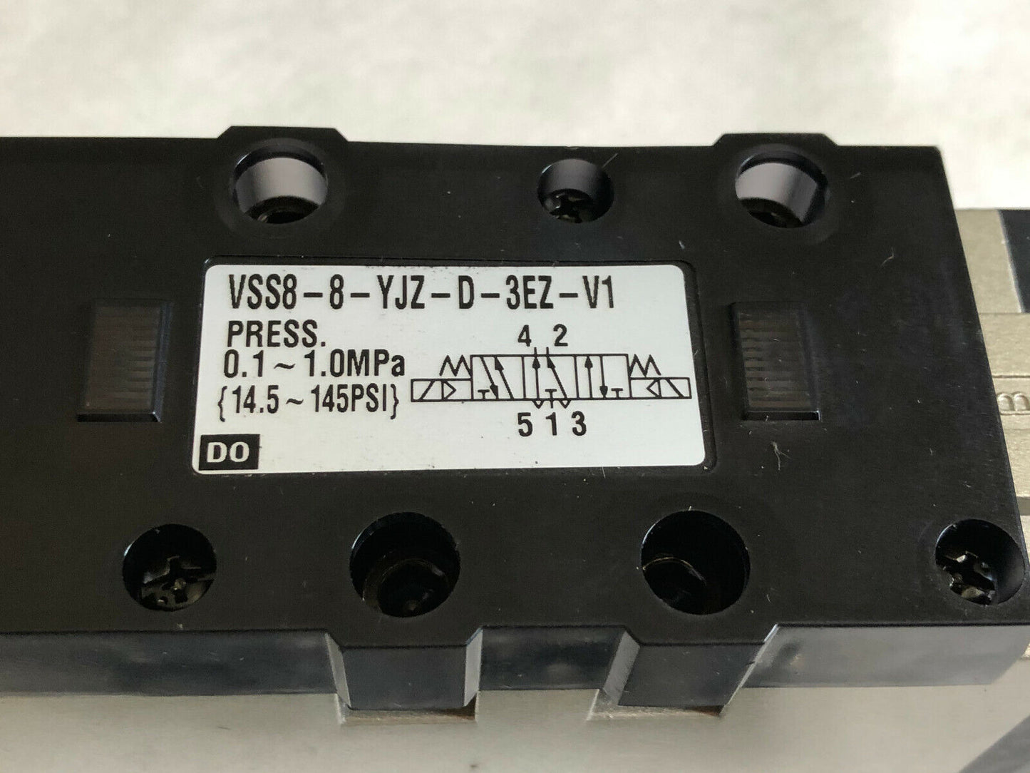 New Smc Vss8-8-Yjz-D-3Ez-V1 Pneumatic Solenoid Valve Dc21-26V, 24 Vdcl,Sm