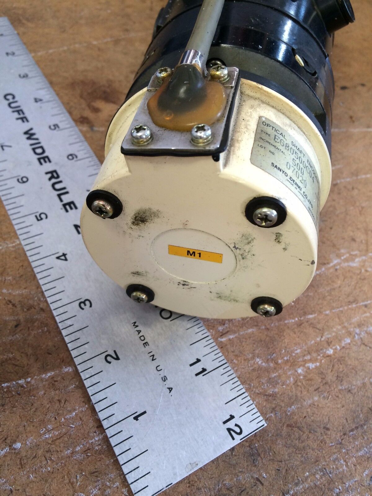 Sanyo Denki R850bt-032E L7z Dc Servo Motor,E680500c04 Encoder,R8g0bt,R850bt,Bh