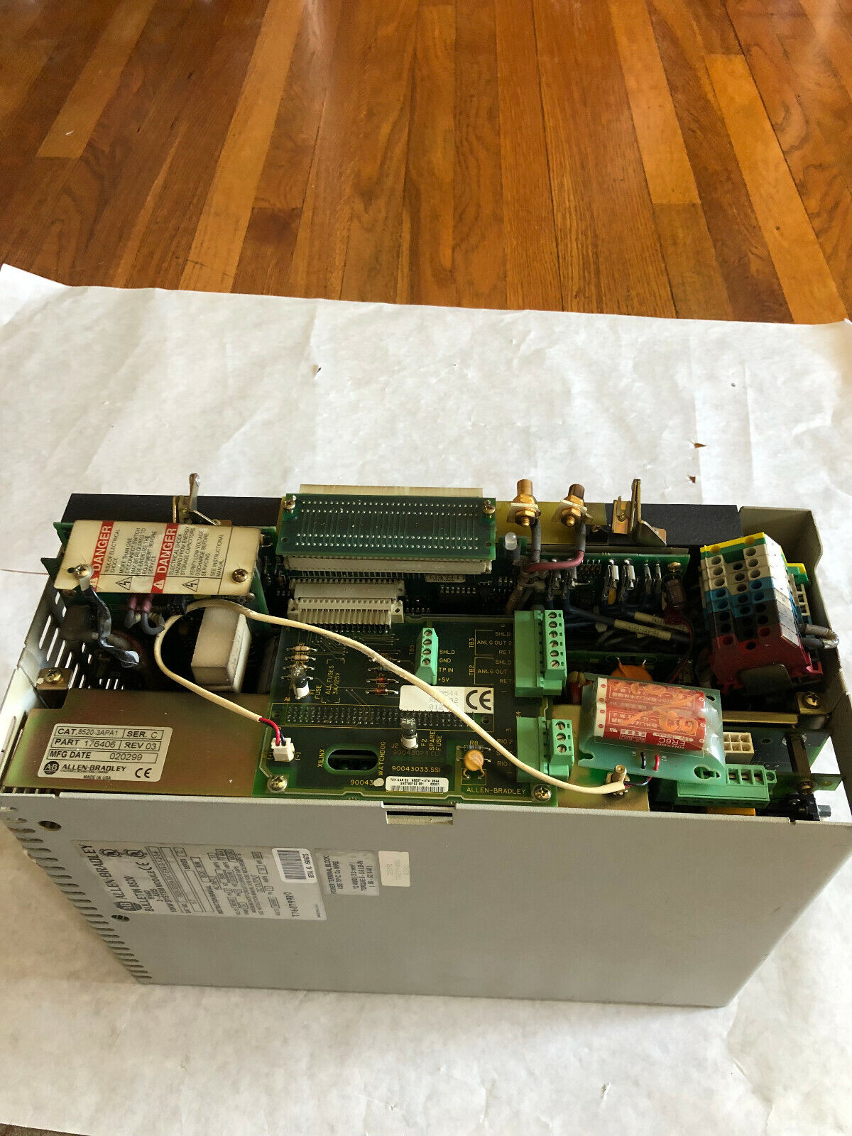 Allen Bradley 8520-3S10a-Bat-Ex4-S-1-2-3-4-5-7,85203Apa1,10Kw Servo Drive,Bo