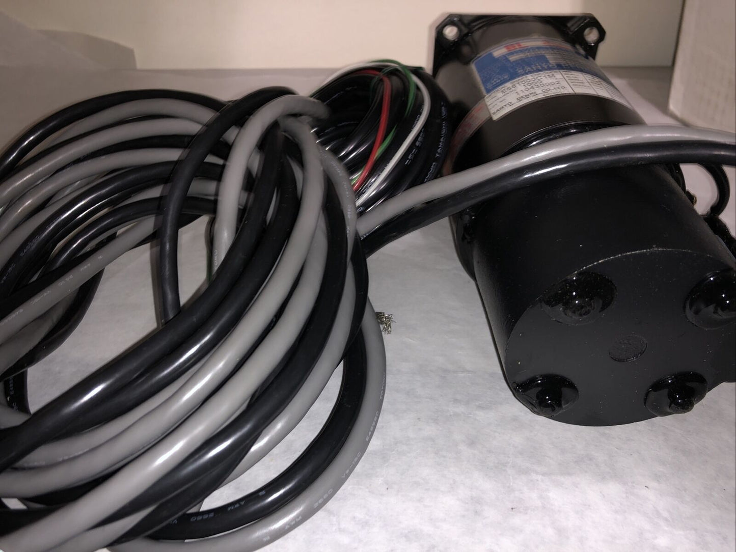 New Sanyo Denki 25Bm014hxe33 Bl-Super Servo Motor,E681000c1m,14Mm,Fg