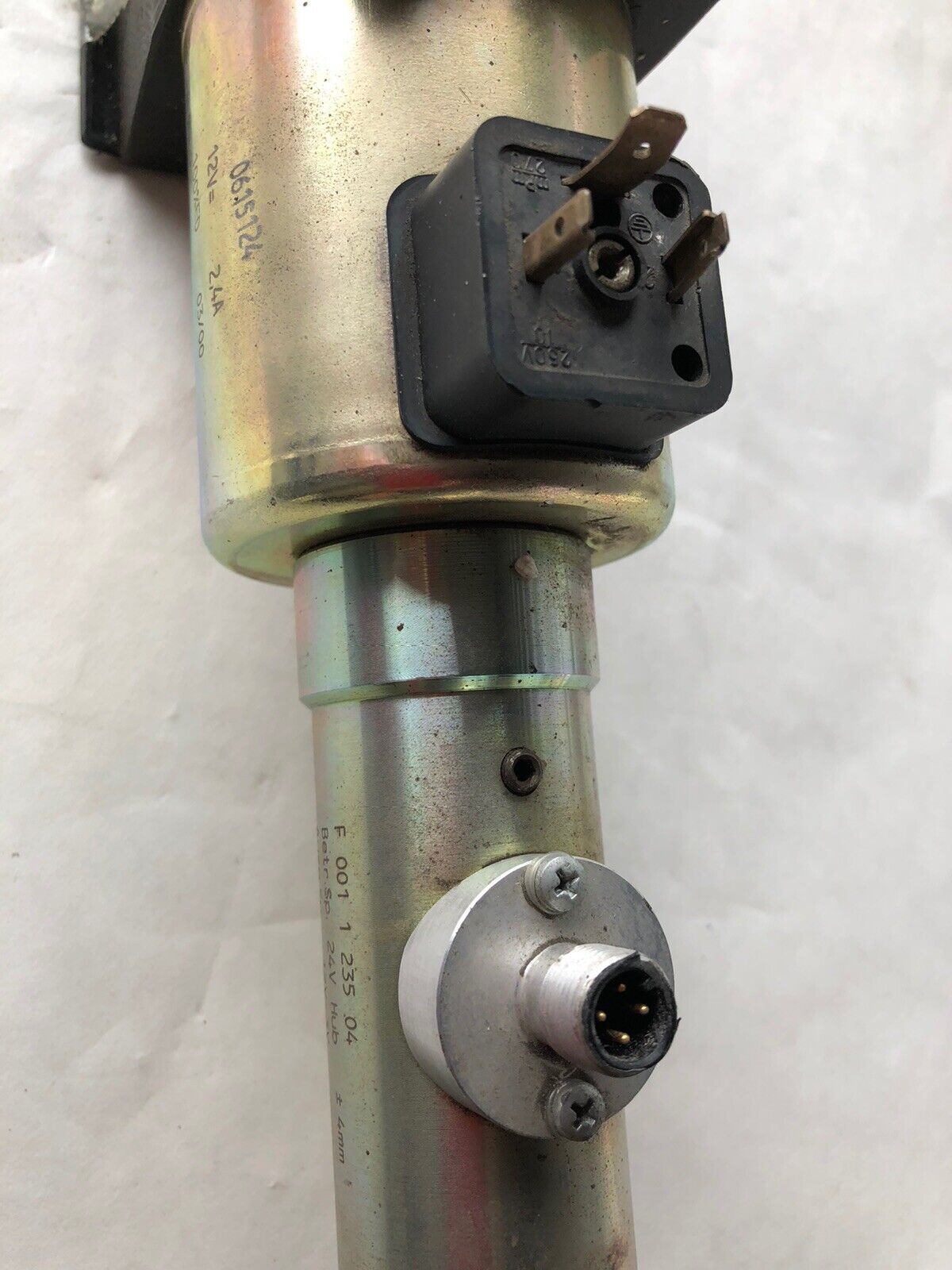 New Serdim Sp-Mm-Dsv-43-1-10-0050-Ynvn24 Hydraulic Solenoid Valve,12Vdc,2.4A,Ta