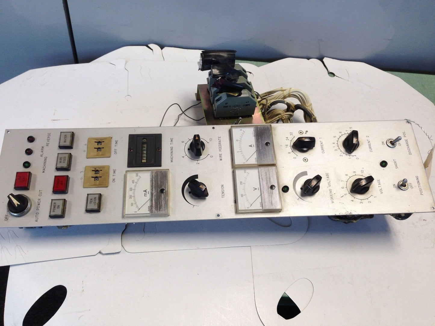 Okuma Howa Cnc Control Panel,Wire Feedrate,Volts,Amps A660-2001-T992,Display,Dc