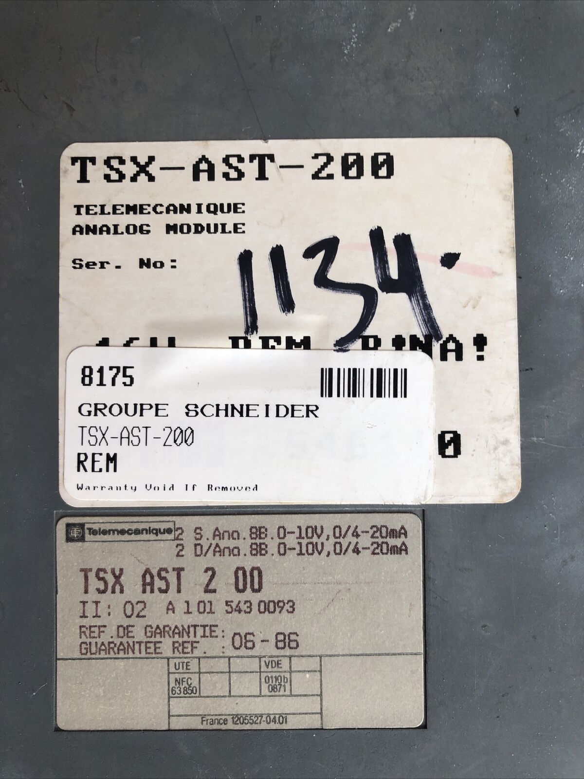 Tsx-Ast-2 00 Groupe Schneider Telemecanique Output Module Analog Hold-Et,Fl