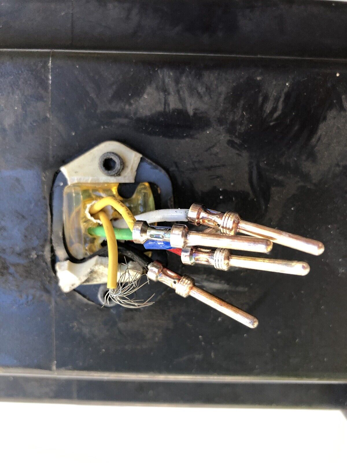 Sanyo Denki P60b13150hcx23 Servo Motor, 2.1 Kw, 3000 Rpm (Connect Damaged),Tg