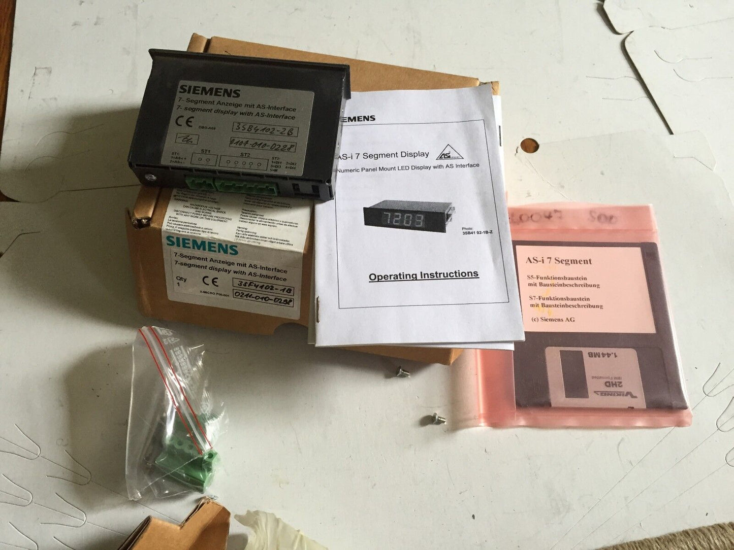 New Siemens 3Sbs102-2B,Dbga69 Display Led W/Asi 13Mm 4Digits Red 3Sf41021b,Er