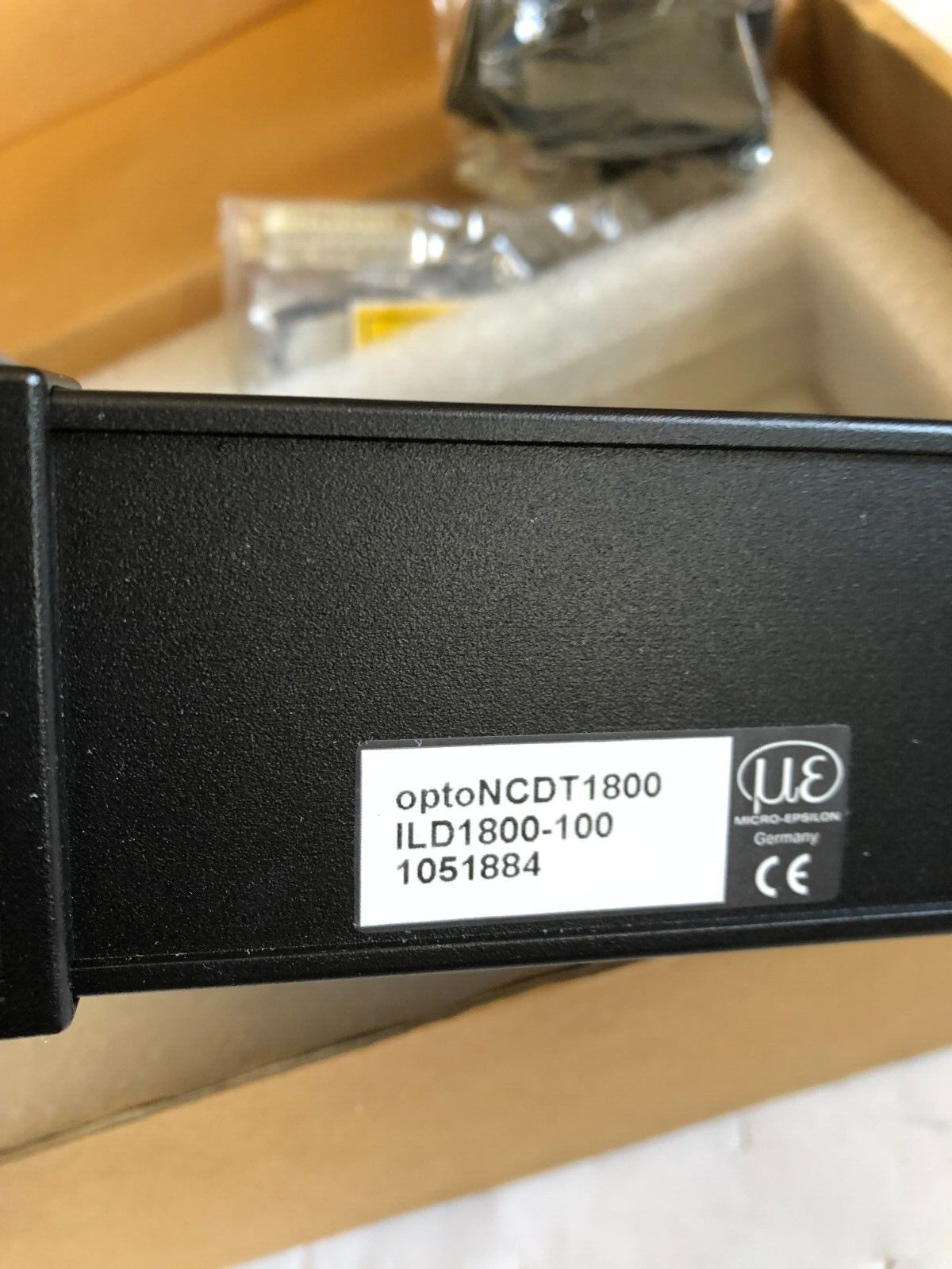 New Micro-Epsilon Ild1800-100 Laser Optical Sensor Ccd Ssytem,Optoncdt1800,Az