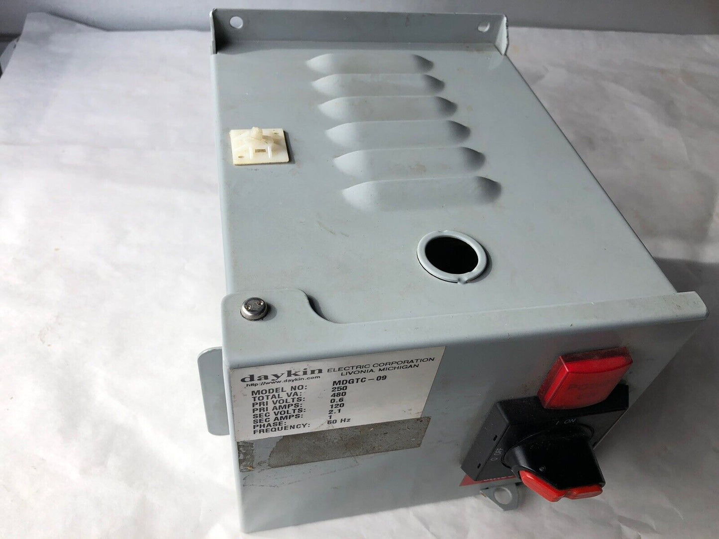 Mdgtc-09 Daykin Transformer 0.6Amp 250Va 480Vac 1 Phase 2.1 Amps,Av