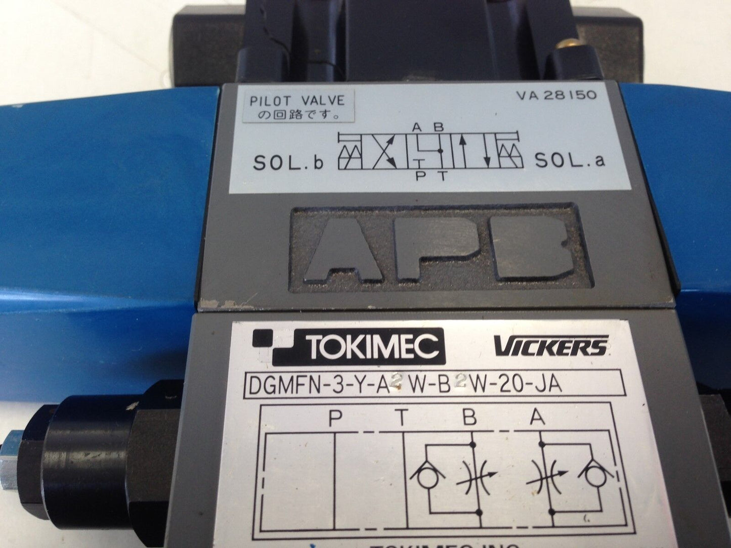 New Tokimec Vickers Dg5v-H8-33C-2-T-P7-H-80-Ja Directional Valve,Dc24v 28W,Fl