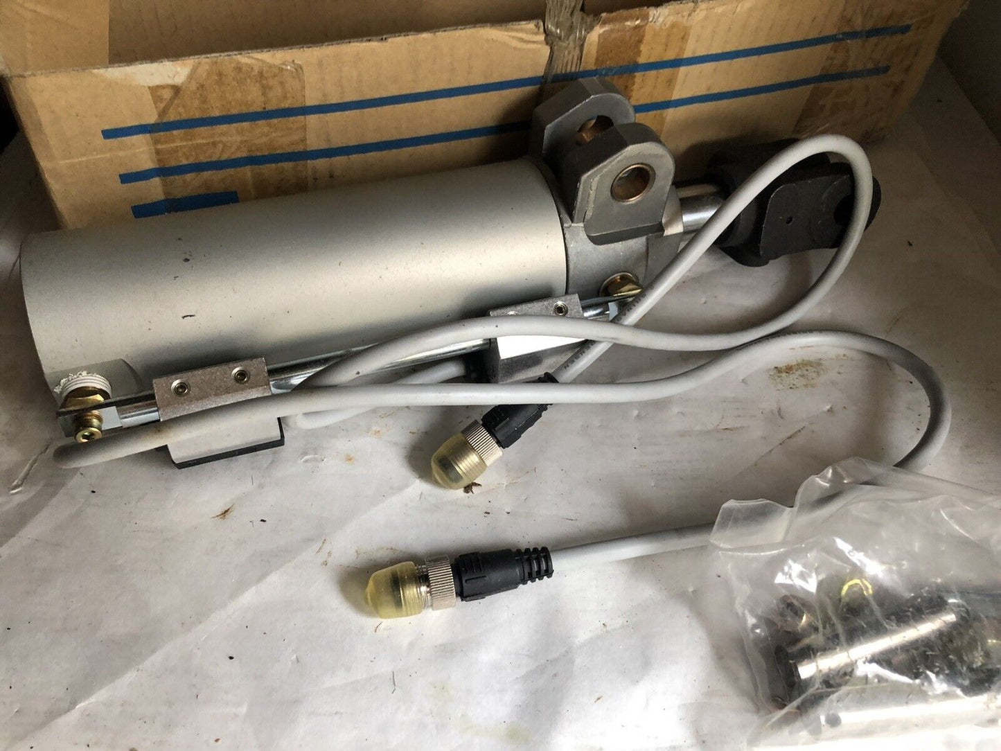 Smc Ckp1a50-100Y-P74-376-X738 Pneumatic Clamp Cylinder,Smc Ckp1a50-100Y-P7,Tc