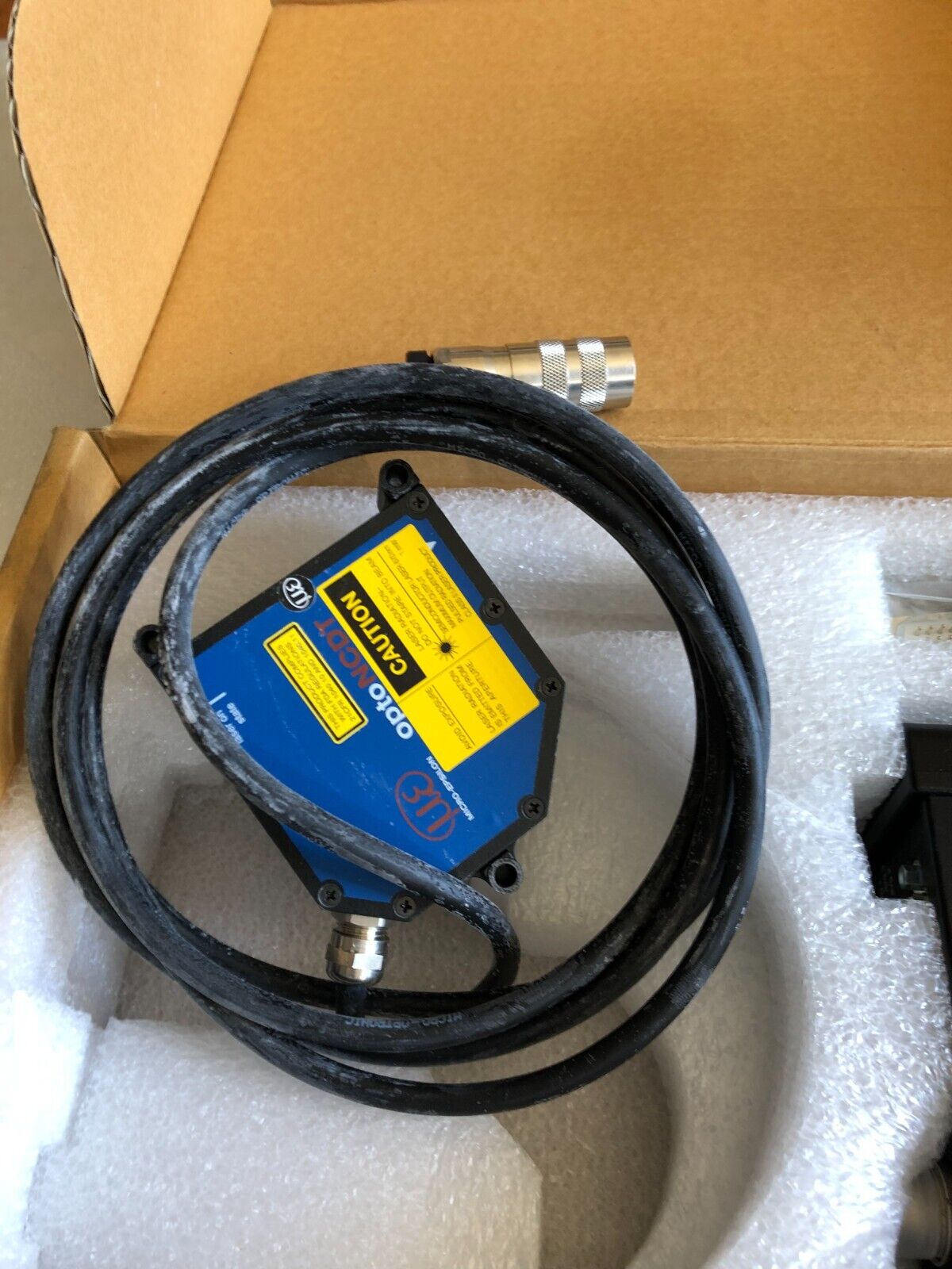 New Micro-Epsilon Ild1800-100 Laser Optical Sensor Ccd Ssytem,Optoncdt1800,Az