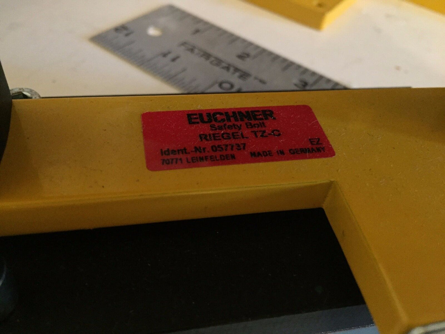 New Euchner Riegel Tz-C Safety Bolt 057737,Cj