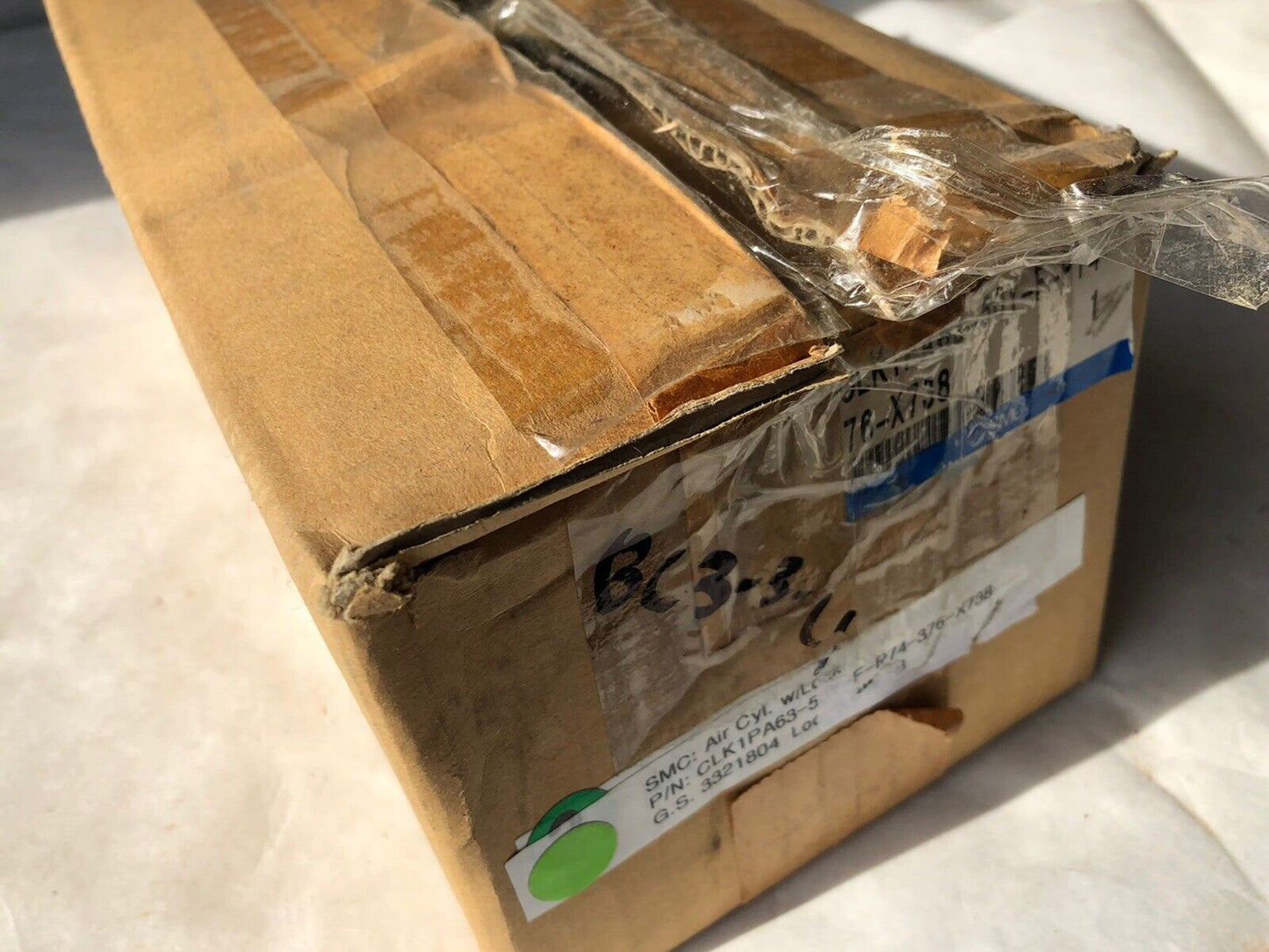 New Smc Clk1pa63-50Y-F-P74-376-X738 Pneumatic Cylinder/Clamp, Clk1pa63-50Y-F,Ta