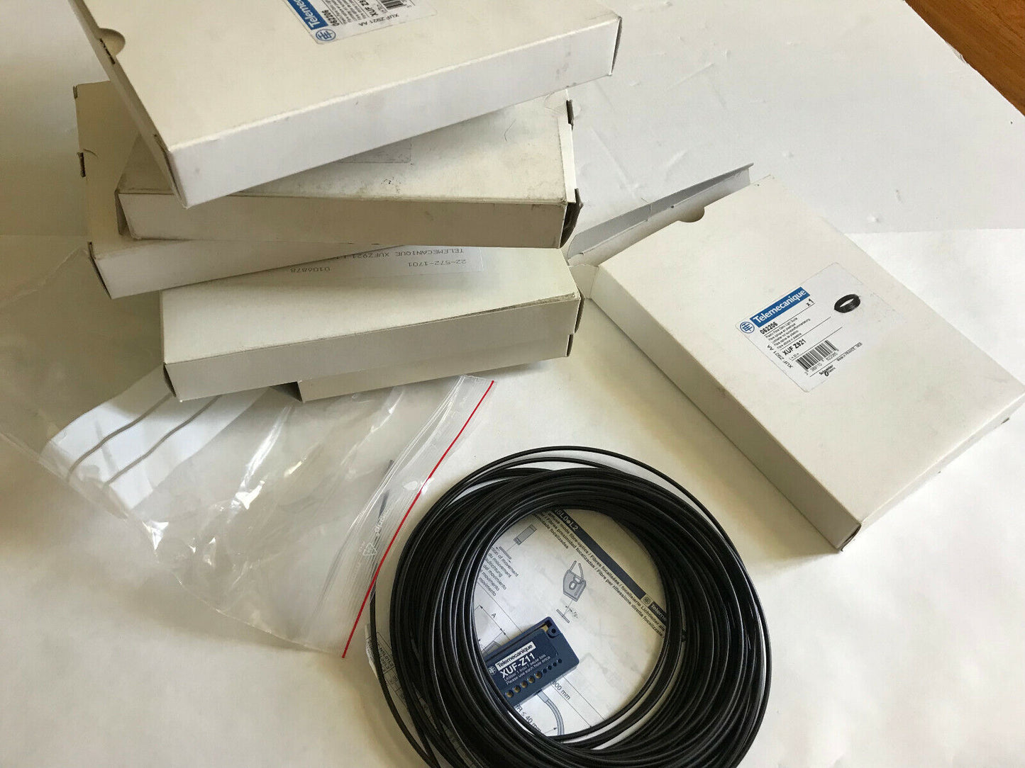 New Telemecanique Xuf-Z11 0825214Fb Fiber Cable N2l01l10ab,Th,Em