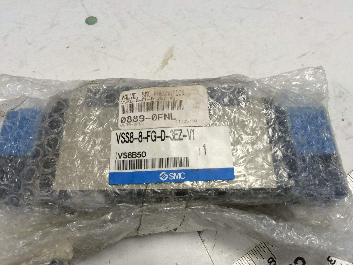 New Smc Vss8-8-Fg-D-3Ez-V1 Pneumatic Solenoid Valve Dc21-26V, 24 Vdc,Sr