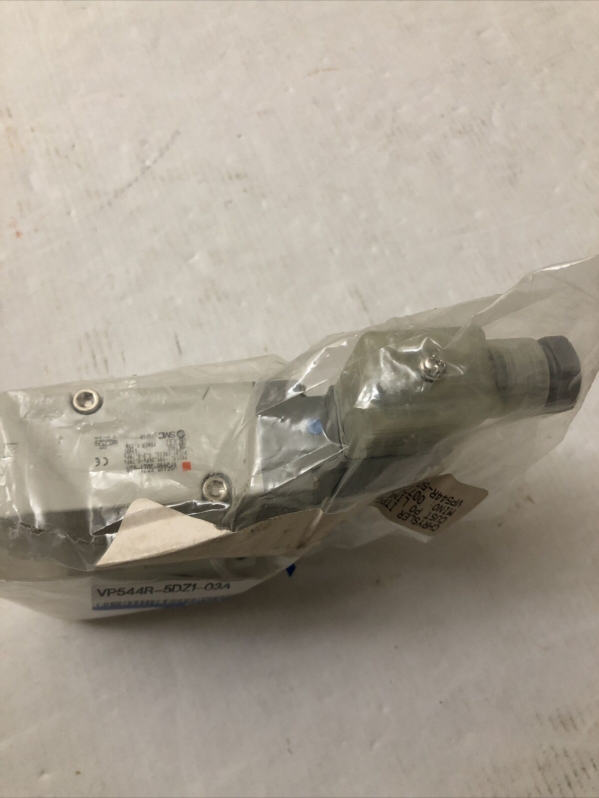 New Smc Vp544r-5Dz1-03A Valve ,Cv