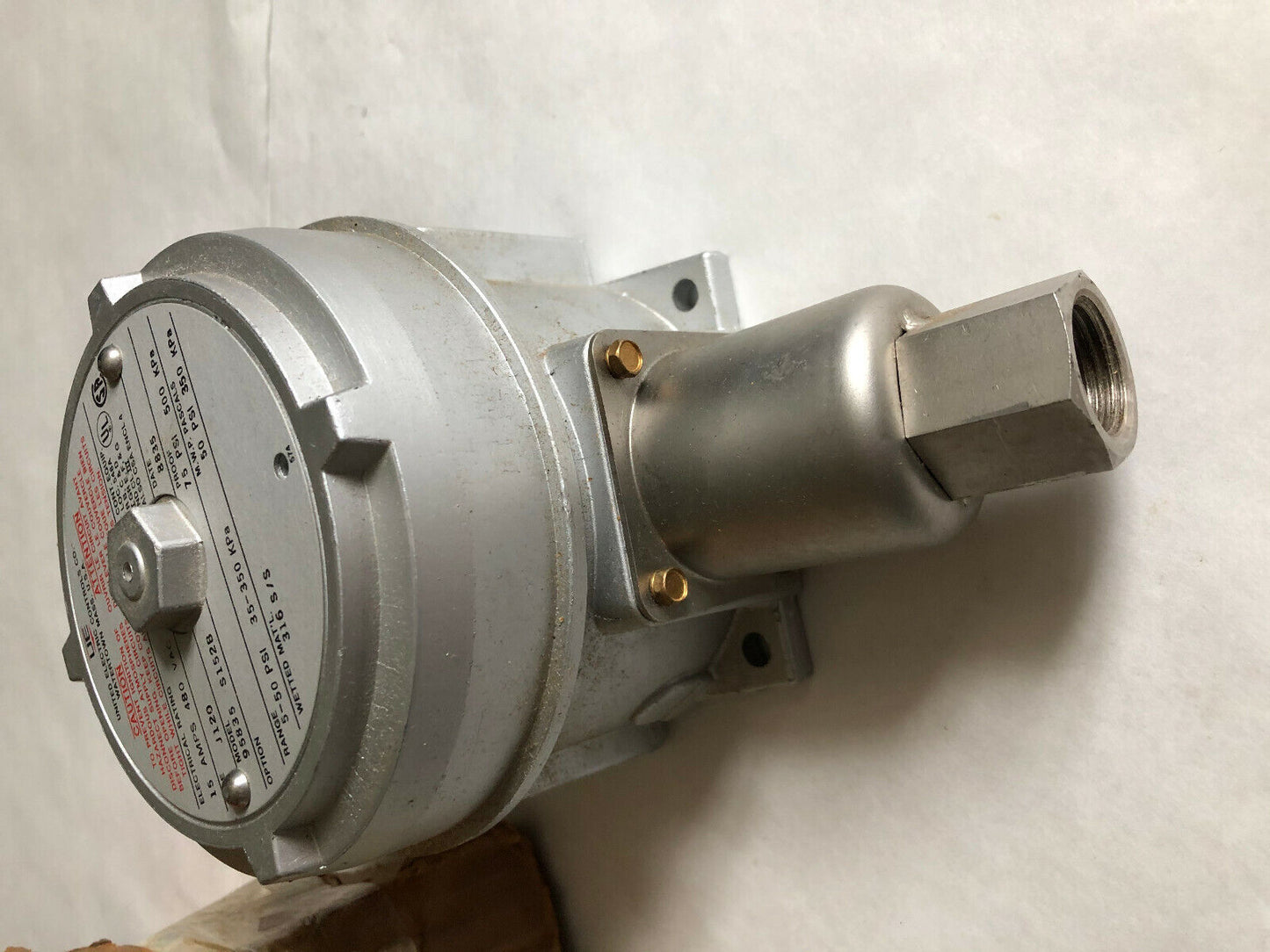 3/4" United Electric 95835 S152b,1/50# Spdt Xprf # Sw;Ss Bellow,J120 Valve,Cg