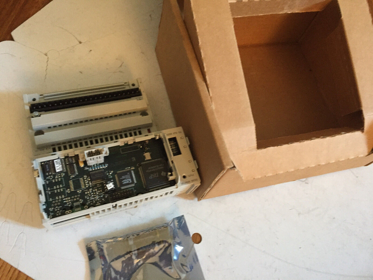New Schneider 170 Olm 869 05,52045-305-50,Tsx,170Olm 86200 Input 10Pt Dif.,Cs