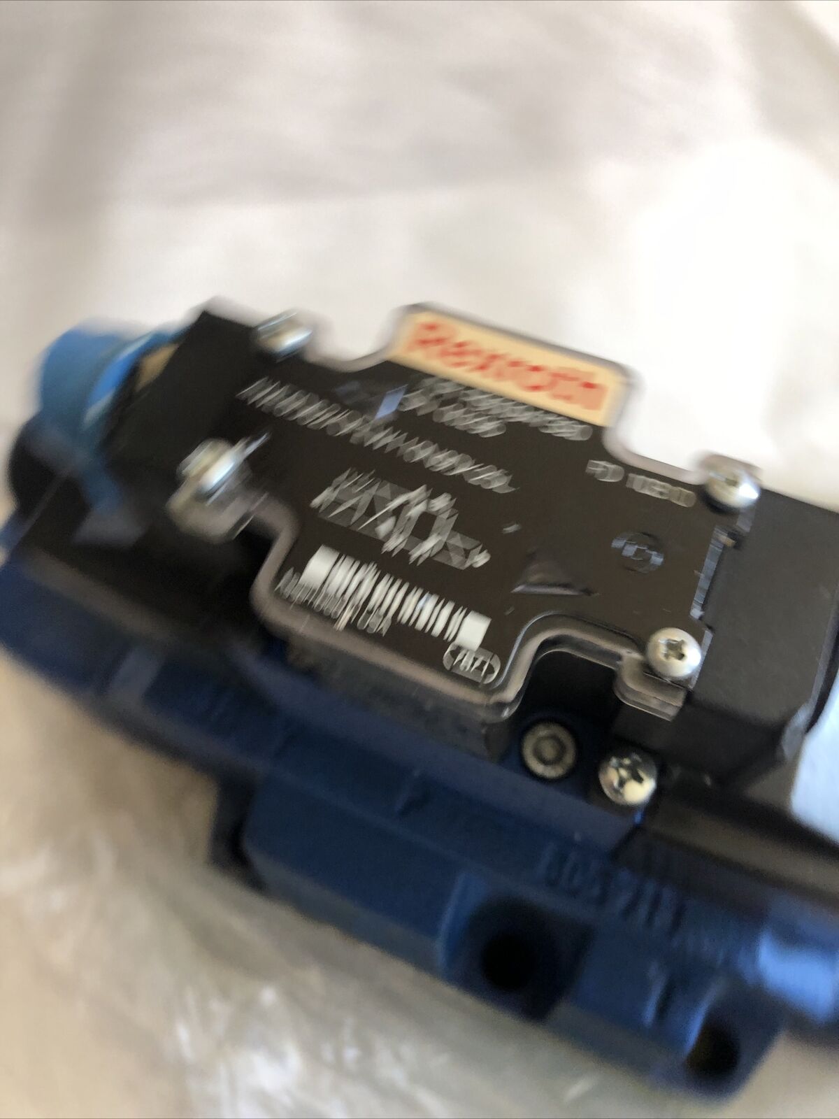 New Rexroth R900947390 Hydraulic Valve,4We6d62/Ofew110n9dk25l,R978912400,Ba