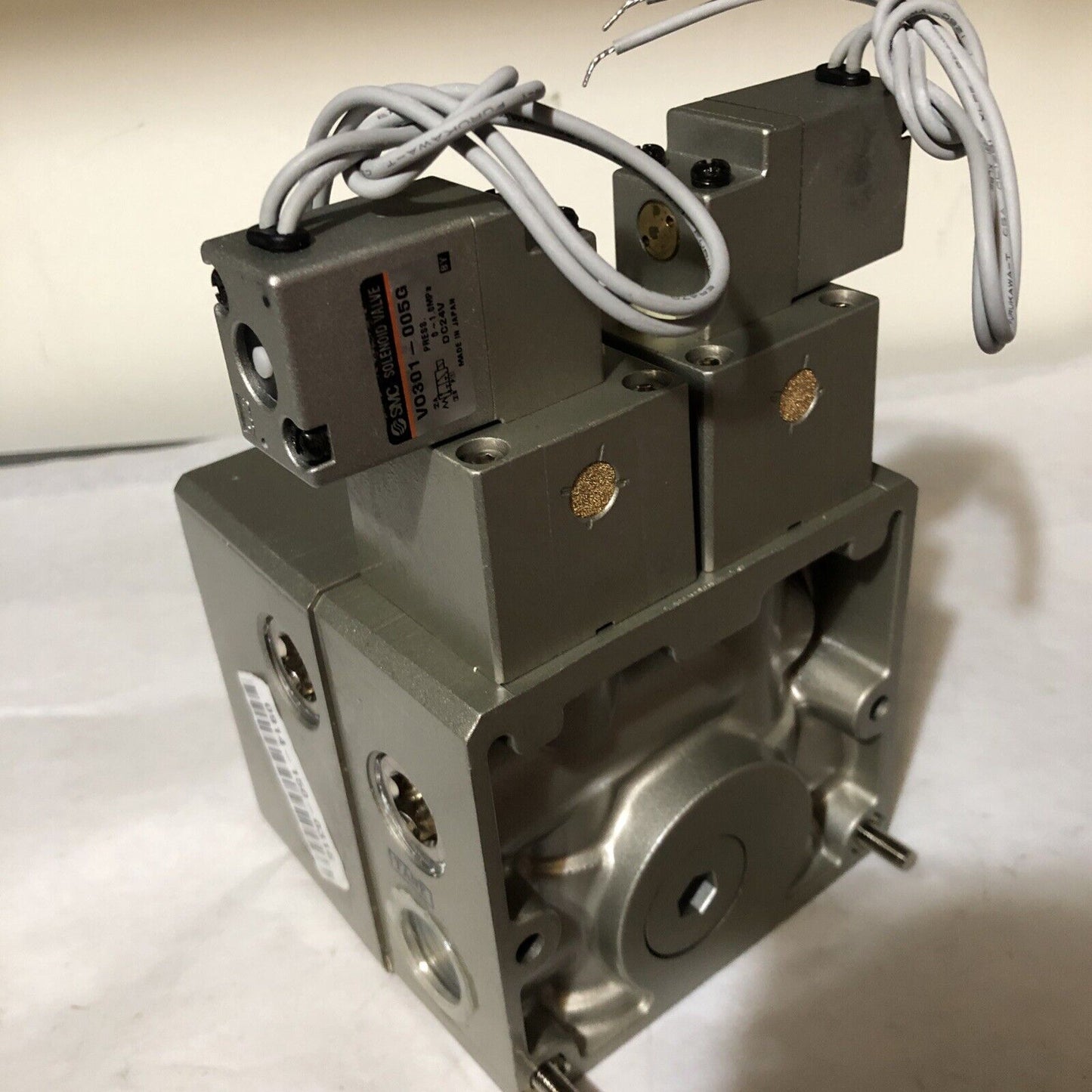 New Smc Ccvl21-5G-S Valve V0301-005G Dc24v,Bo