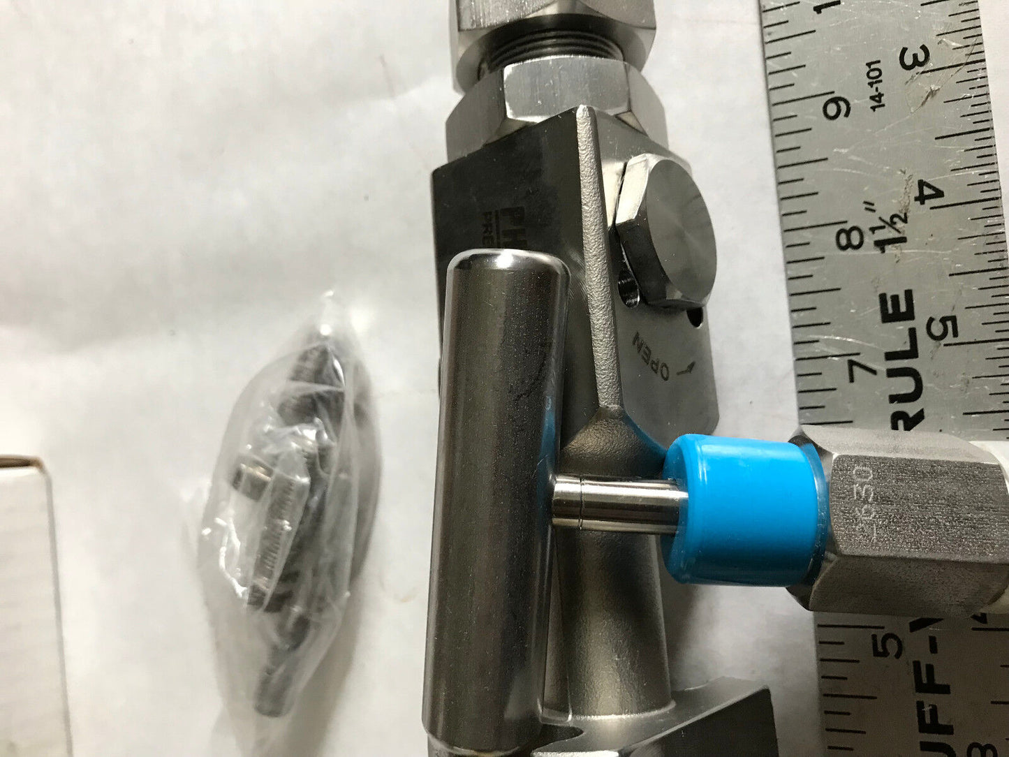 Phoenix Precision P6st6s8mifssvd-Hs-Di,3/8" Bore Valve,P6stss8mifssvd-Hs-Di,Eq